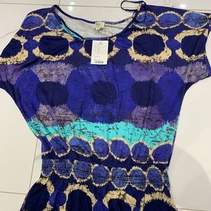 Blouse size M, new with tag